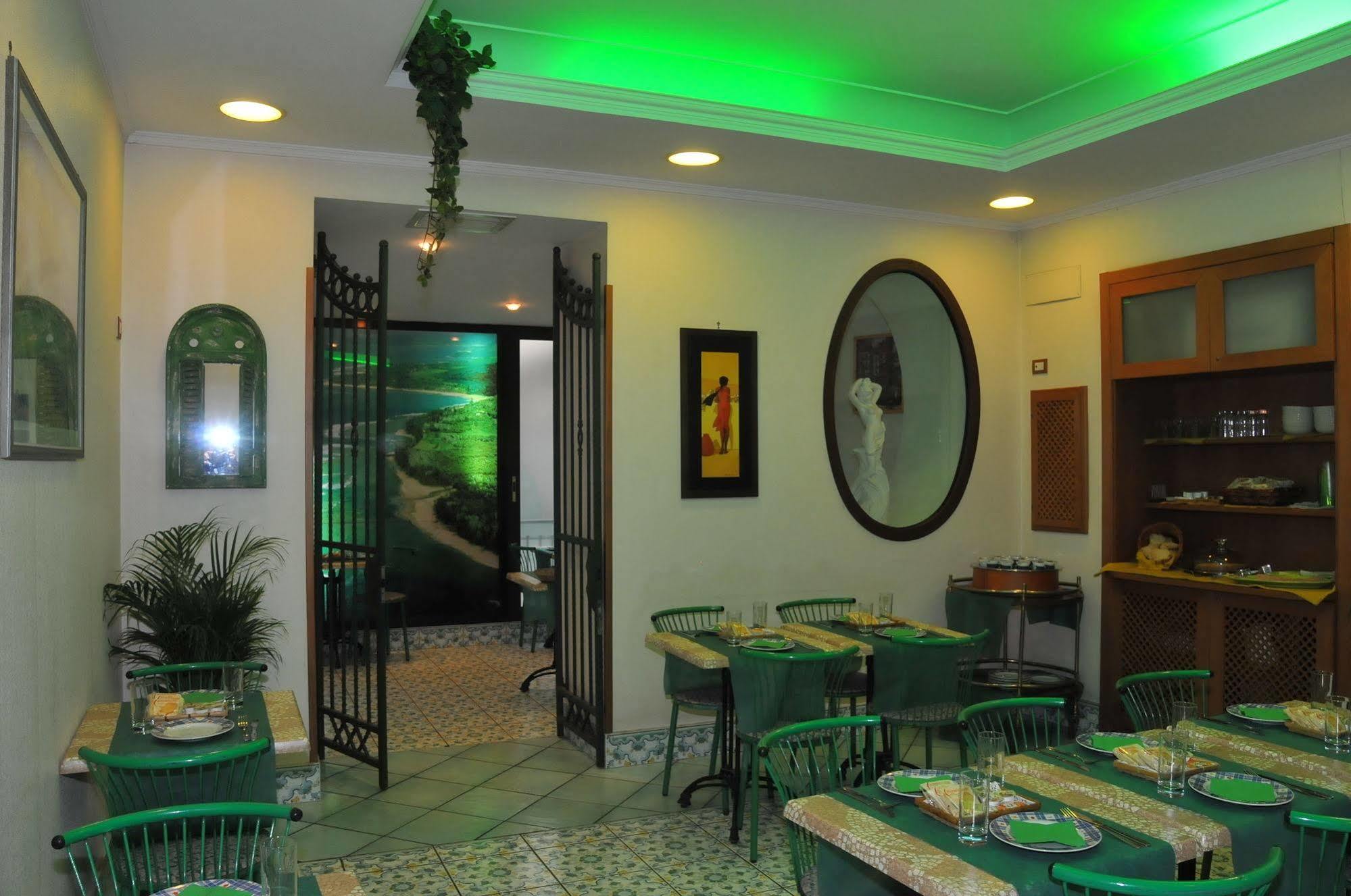 Hotel Potenza Неаполь Экстерьер фото